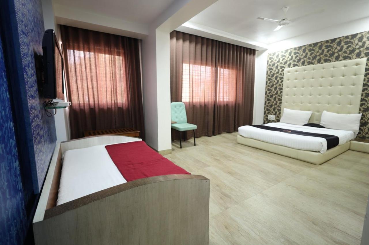 Saish Hotel Shirdi Luaran gambar