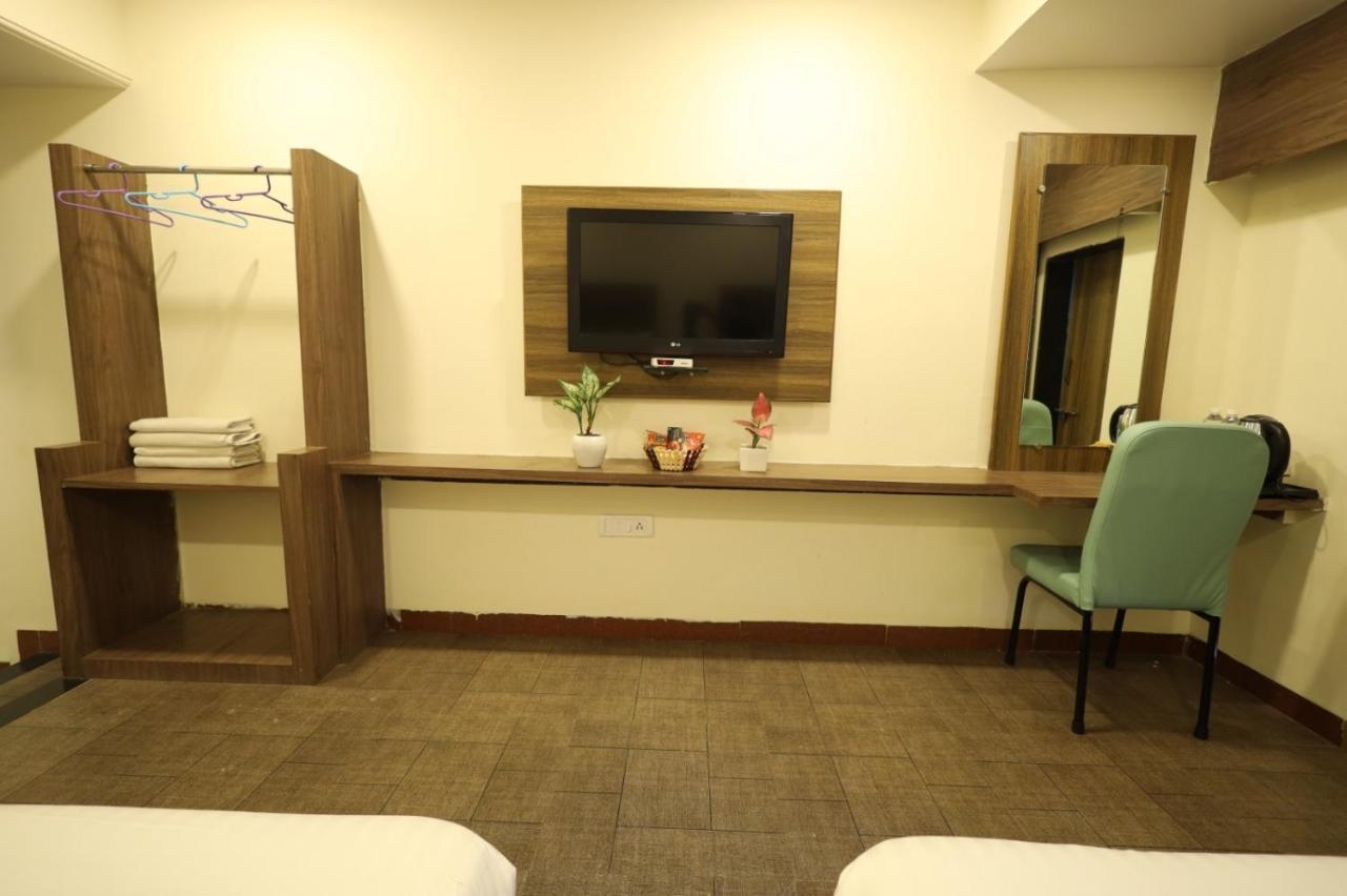 Saish Hotel Shirdi Luaran gambar