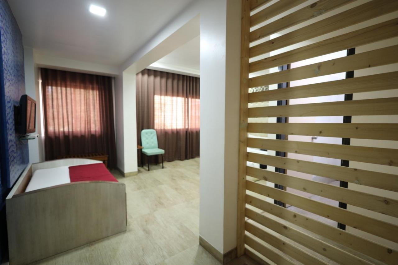 Saish Hotel Shirdi Luaran gambar