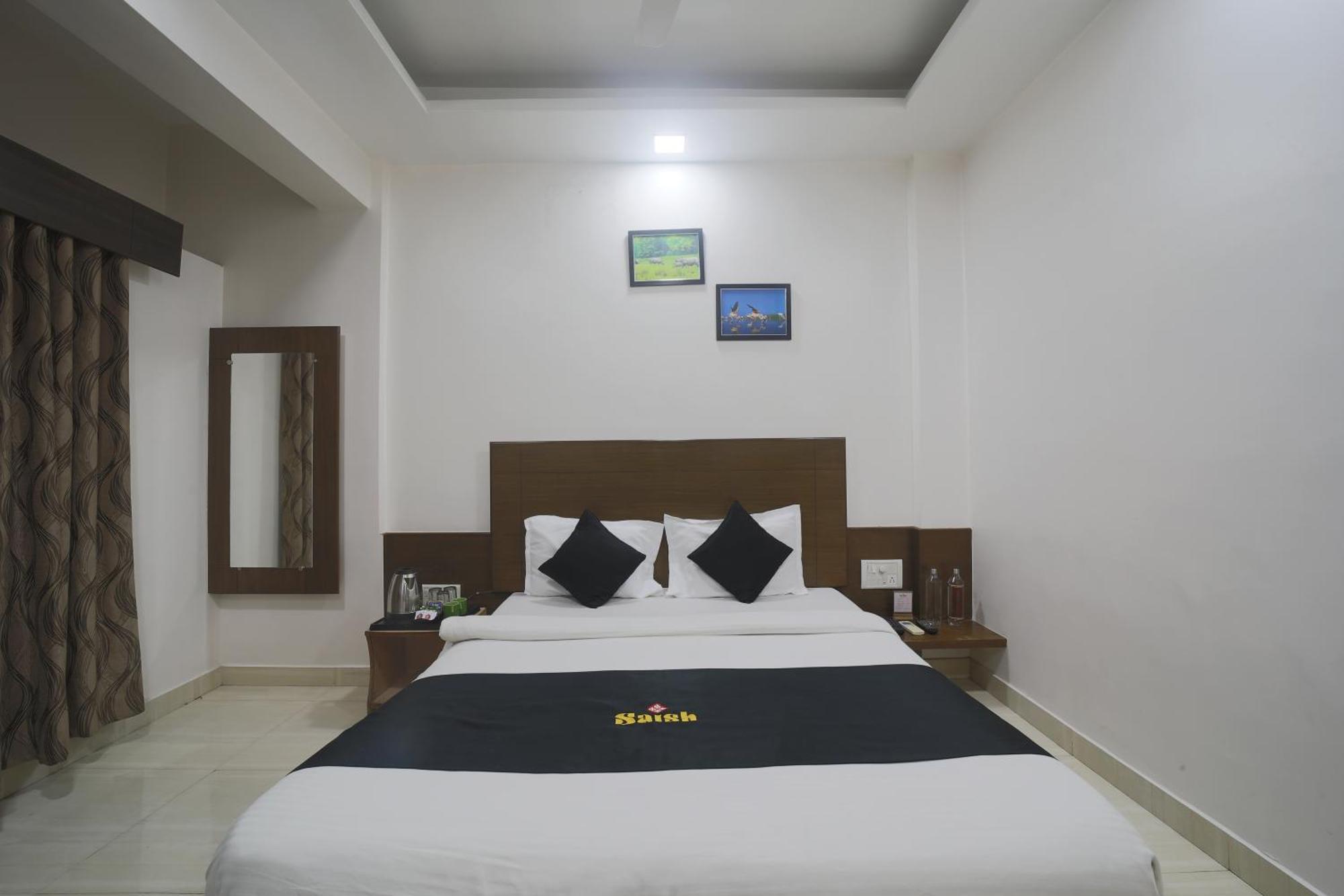 Saish Hotel Shirdi Luaran gambar